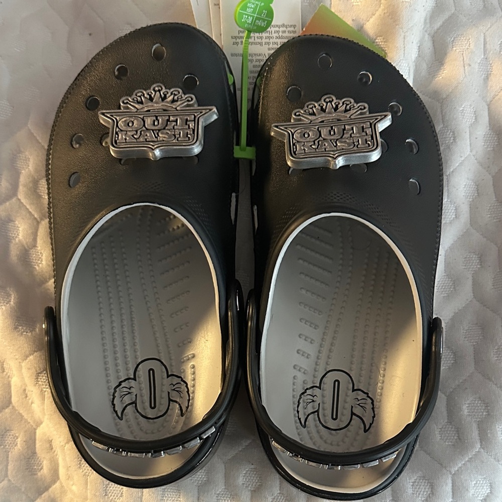 OUTKAST CROCS